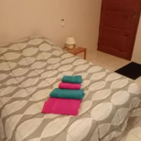 فندق مبيت وإفطار Lou Baralet D'hotes Et Restaurant *
