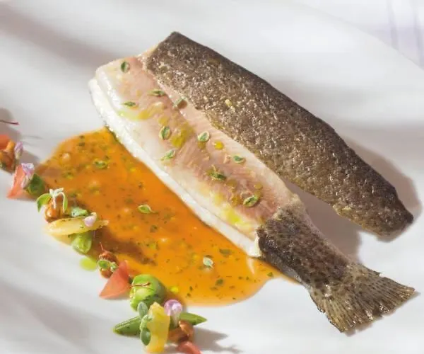Lou Baralet D'hotes Et Restaurant Roujan
